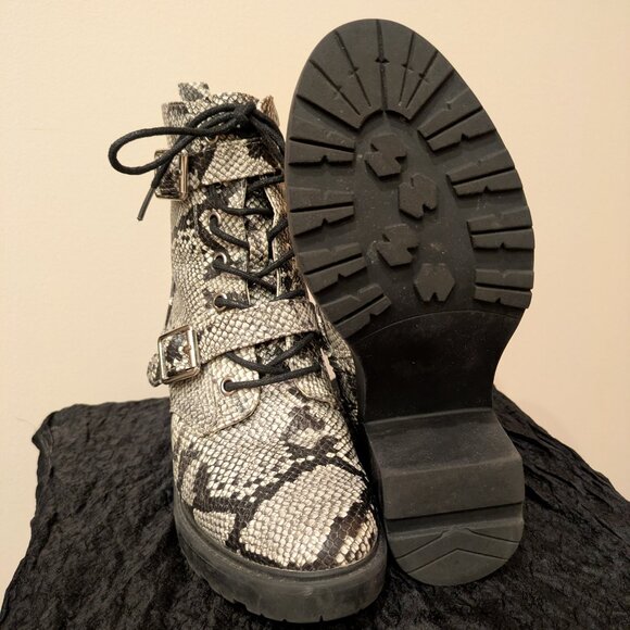 Snakeskin Faux leather heeled boots - Picture 8 of 10